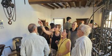 El Museo de Antaño abre sus puertas al público en Alaraz: «Aquí hay cosas que no se aprenden en un colegio y enseña a la gente joven cómo era la sociedad de nuestros abuelos»