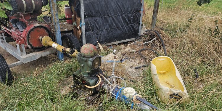 Robo en Paradinas de San Juan: baterías, 1.700 litros de gasoil y numerosos daños en los tubos de riego de una finca agrícola