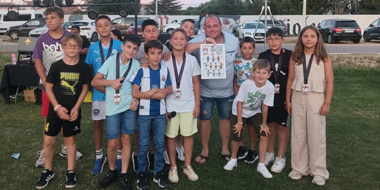 El Promesas Las Villas reúne en Villoria a más de 150 personas en una gran fiesta de confraternidad con motivo del Día del Club