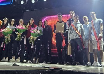 Santiago de la Puebla inaugura sus fiestas patronales con el pregón de Isidoro Crespo y la coronación de la corte de honor