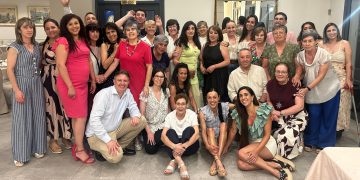 Tita Cano Dosuna se jubila y recibe una emotiva despedida de sus compañeros de la residencia San Pedro de Peñaranda