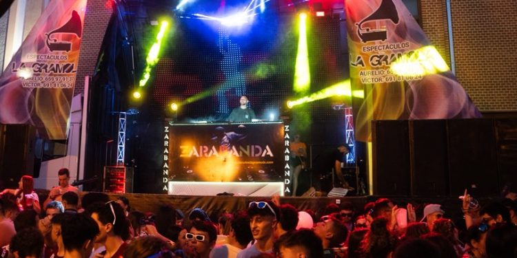 Peñaranda disfrutará el sábado 12 de julio de la tradicional verbena del Carmen amenizada por la discomóvil Zarabanda