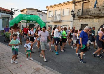 Alaraz cierra sus fiestas de la Virgen de las Nieves con una gran marcha a favor de la Asociación Española Contra el Cáncer