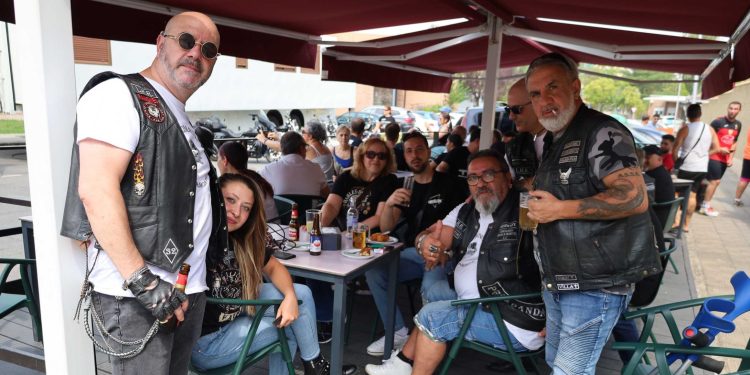 Peñaranda «ruge» con los moteros: éxito de convocatoria en la IX edición de la concentración organizada por Comando Bracamonte