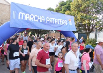 Arabayona de Mógica celebra la II edición de su Marcha Patatera y recauda donativos para la lucha contra el cáncer infantil