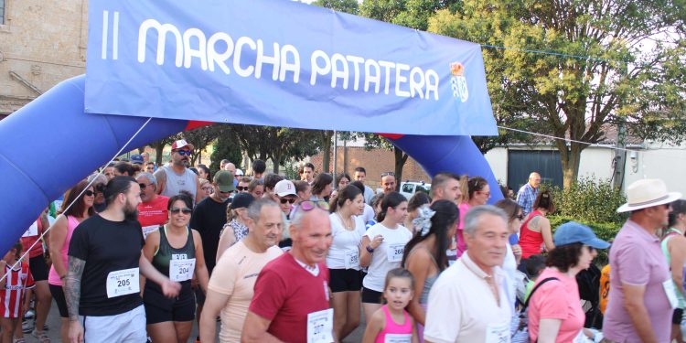 Arabayona de Mógica celebra la II edición de su Marcha Patatera y recauda donativos para la lucha contra el cáncer infantil