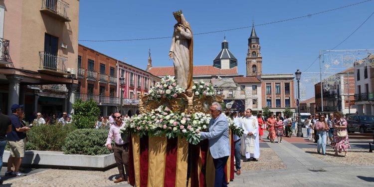 Santa María Reina se gana el cariño de los peñarandinos: la fiesta de la patrona de la ciudad se vive con gran solemnidad religiosa