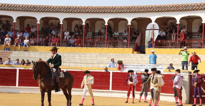 Tarde de toros en Peñaranda con Sergio Pérez, Manuel Escribano e Ismael Martín y un recuerdo a Jero Madrid en el tendido