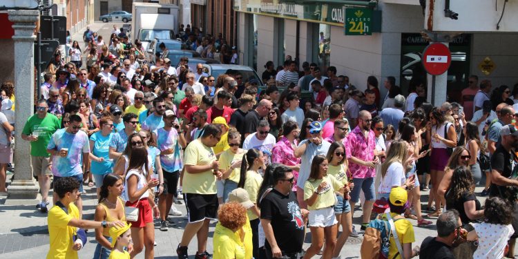 Airadilos llena Peñaranda de ambiente, colorido y diversión y sobre todo, de solidaridad a beneficio de la asociación Aerscyl