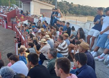 Una gran tarde taurina en la ermita del Monte de Alaraz da paso hoy a la última jornada de las fiestas patronales de las Nieves