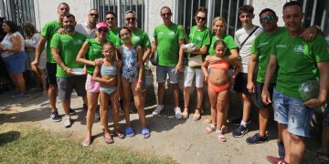 Aldeaseca de la Frontera reparte 600 raciones de paella y recauda entre vecinos y visitantes donativos para luchar contra el cáncer