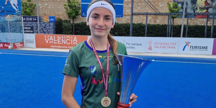 Amaia Pérez Blázquez, campeona de España de hockey hierba: «Soy una macoterana más y me encanta la fiesta de San Roque»