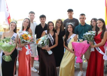 Babilafuente aplaude el pregón «galáctico» del equipo Canrocket del instituto Senara y corona a la corte de honor de las fiestas