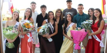 Babilafuente aplaude el pregón «galáctico» del equipo Canrocket del instituto Senara y corona a la corte de honor de las fiestas