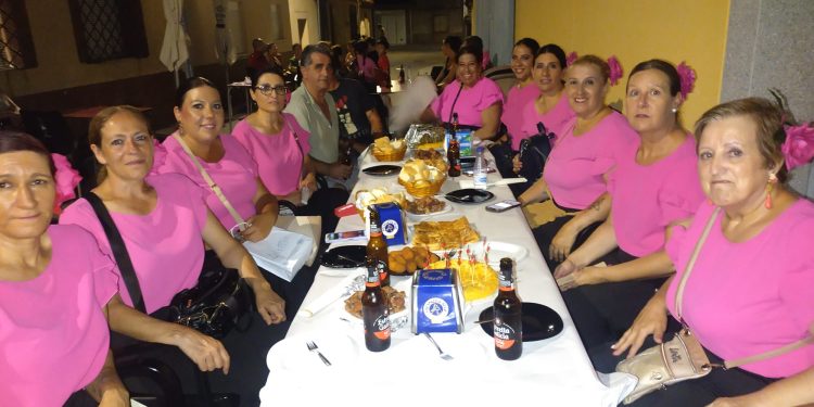 El Campo de Peñaranda y su fin de semana «a tope»: mercado medieval, sevillanas, ruleta del reciclaje y taller de alfarería