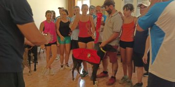 Gran ambiente en la II carrera de galgos de Cantaracillo en una previa festiva que incluyó una gran parrillada en la plaza