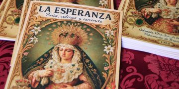 «La Esperanza, pinta, colorea y aprende»: la iniciativa del grupo joven para financiar el proyecto del paso de palio en Peñaranda