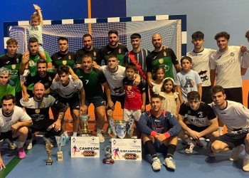 Paradinas-bar Quinto gana el torneo de las 32 horas de fútbol sala en Peñaranda en un pabellón cubierto lleno «hasta la bandera»