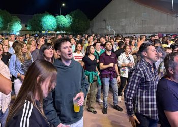 Peñaranda vibra con el grupo Haciendo el Indie en la noche del jueves de ferias con el primero de los dos conciertos gratuitos