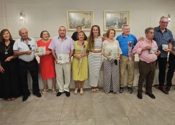 La asociación de mayores San Miguel de Peñaranda nombra socios de honor al mago Paulino Gil y al chef Ramón Rivas