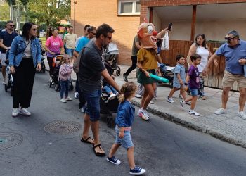 Peñaranda dedica la mañana del miércoles a la infancia: primer desfile de los cabezudos y cuentacuentos en el parque La Huerta
