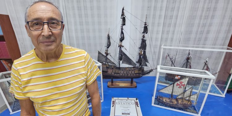 Cantaracillo acoge la exposición de modelismo naval con seis maquetas creadas al detalle por el peñarandino Nacho Plaza