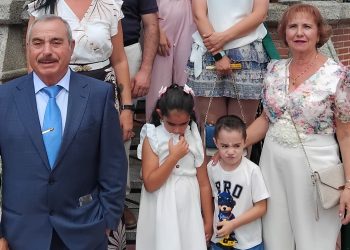 Alejandro Redondo «Nani» y Ángela Calvo celebran sus bodas de oro en Peñaranda acompañados de todos sus hijos y nietos