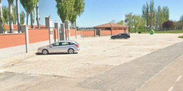 Peñaranda en Común pide una delimitación de los aparcamientos de las piscinas municipales para vehículos de emergencia