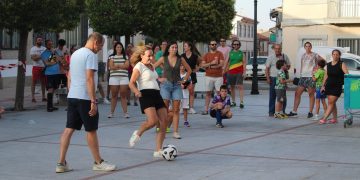 Alaraz vive su II Torneo de Penaltis con una gran asistencia de público en la plaza Mayor y una destacada participación