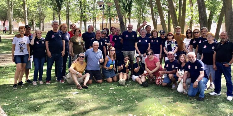 Los quint@s nacidos en el año 1959 protagonizan un emotivo encuentro en Villoria y comparten una comida de confraternidad