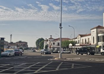 El cruce más concurrido de Peñaranda cuenta ya con tres cámaras de vigilancia del tráfico que controlará la Policía Local