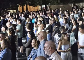 Folk on Crest, Desingles y Kubo protagonizan en Peñaranda una gran noche musical a la espera de un «finde» multitudinario