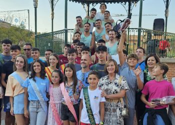 Slayis gana la yincana de peñas en una tarde de risas y habilidad que ha llenado de juventud y público la plaza de Peñaranda