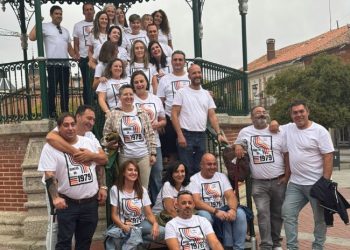 Los quint@s nacidos en el año 1979 celebran un reencuentro en Peñaranda y comparten una animada comida en Las Cabañas