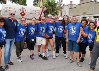 Aldeaseca de la Frontera recibe a la Marcha Teresiana y celebra la comunión de los higos orando por la paz y contra el hambre