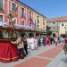 San Miguel Arcángel recibe el cariño de los peñarandinos en una procesión por las plazas con sones de dulzaina y bailes charros