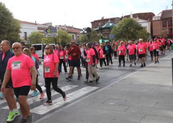 Más de 600 personas participan en Peñaranda en la marcha solidaria a beneficio de la Asociación Española Contra el Cáncer