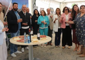 Peñaranda consolida su Feria Agroalimentaria y Artesana en una III edición que llena de ambiente y expositores la plaza Nueva