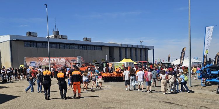 Agrosalinero muestra en la Feria Salamaq 2025 las novedades en maquinaria agrícola con el mejor asesoramiento profesional