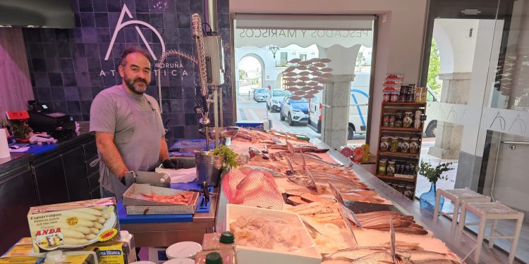 Coruña Atlántica trae a Peñaranda la gran Feria del Marisco este viernes y sábado con variedad de productos en la plaza Nueva