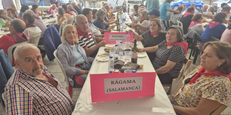 Vecinos de Rágama participan en un nuevo encuentro de Comunidad Viva Castilla y León celebrado en Lubián (Zamora)