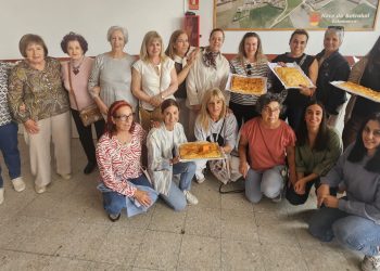 Nava de Sotrobal reúne las mejores empanadas de la localidad en un concurso culinario con 16 elaboraciones y numeroso público