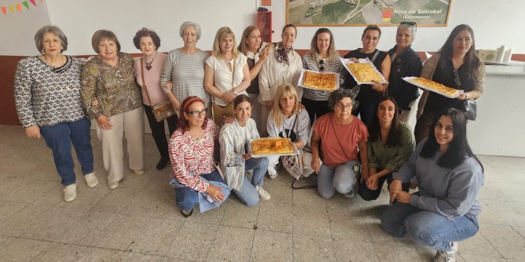 Nava de Sotrobal reúne las mejores empanadas de la localidad en un concurso culinario con 16 elaboraciones y numeroso público