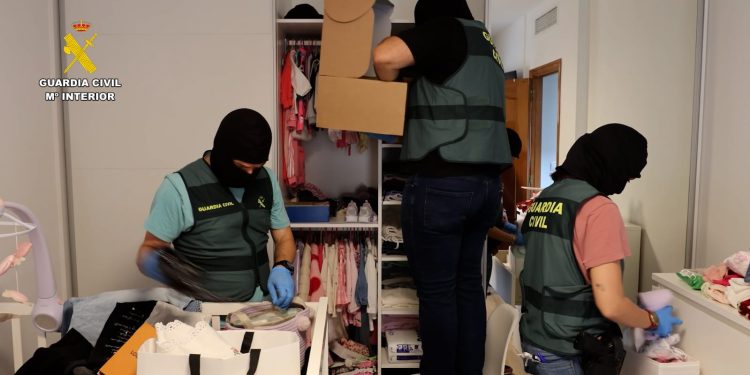 Desarticulado un grupo criminal especializado en vishing con 42 víctimas en varias provincias de España, entre ellas Salamanca