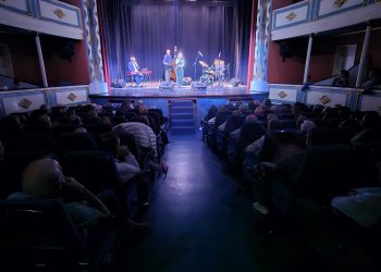 Peñaranda saborea el jazz en el centenario teatro Calderón con el brillante concierto ofrecido ayer por Irati Bilbao Quinteto