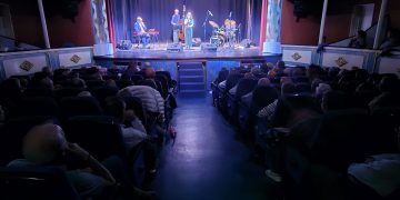 Peñaranda saborea el jazz en el centenario teatro Calderón con el brillante concierto ofrecido ayer por Irati Bilbao Quinteto