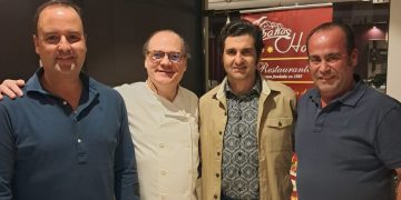 Morante de la Puebla disfruta de la gastronomía peñarandina en Las Cabañas y desata la pasión entre los aficionados taurinos