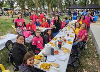 Villoria reúne a 1.800 personas en el parque de la Alameda para compartir una multitudinaria paella seguida del tradicional baile