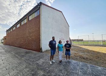 Peñaranda ubicará la pista de pádel cubierta en el interior del pabellón del polideportivo y creará un módulo de entrenamiento