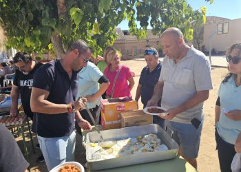 Tarazona de la Guareña reparte casi 300 raciones de picadillo con huevos fritos para despedir las fiestas de San Miguel Arcángel